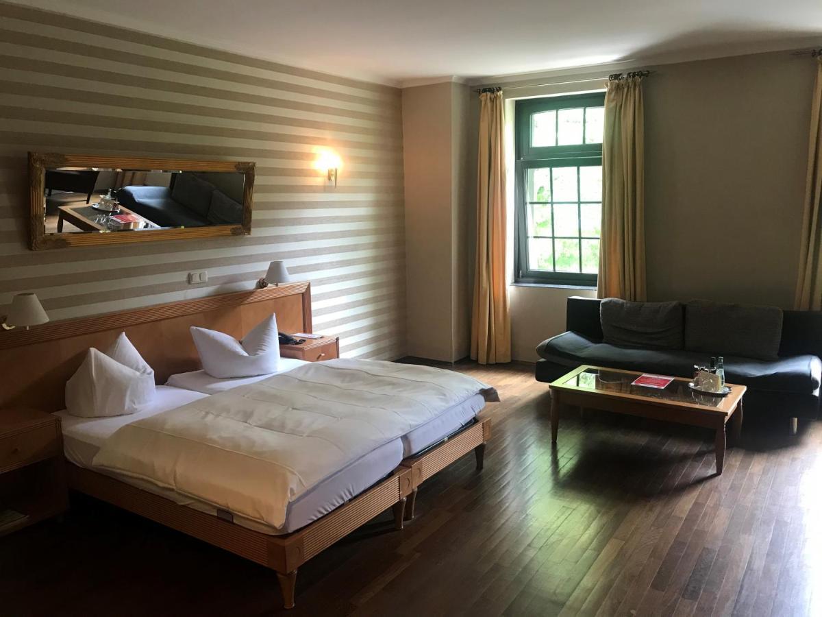 Burg Wegberg Hotel & Eventlocation Ngoại thất bức ảnh